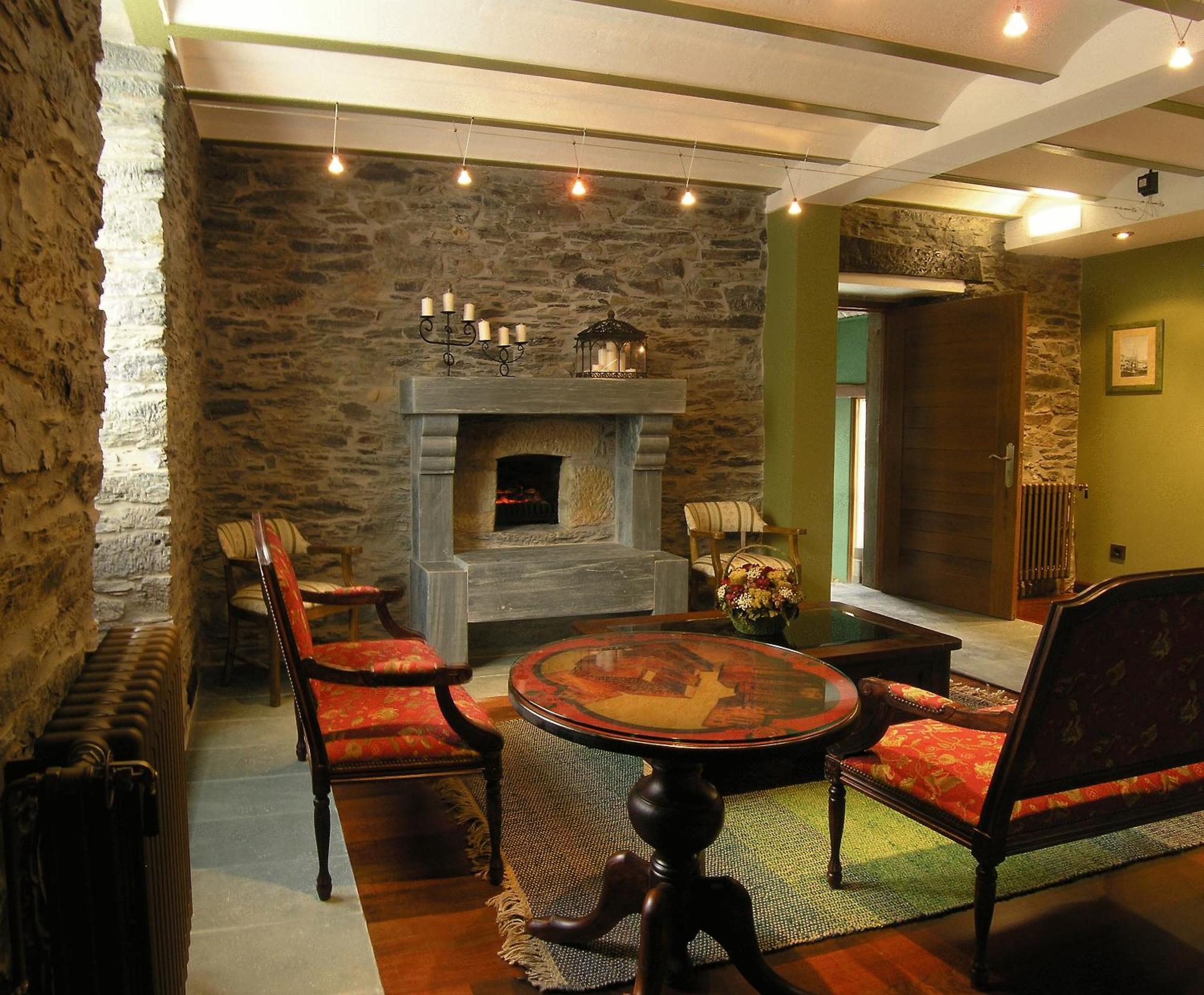 Casona El Gurugu Hotel Luarca Exterior photo